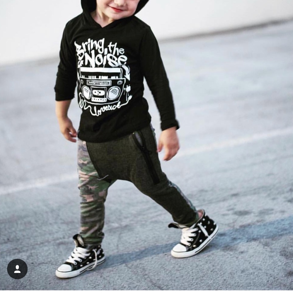 ⭐️sold⭐️Love sick threads hooded tee shirt - Picture 2 of 7